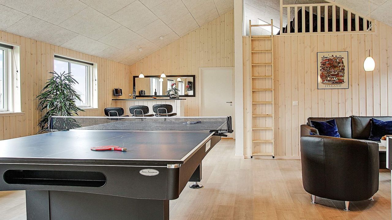 Indoor Indoor